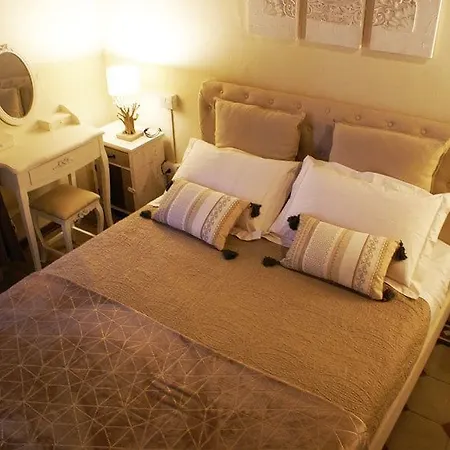 Garibaldi Bed & Breakfast 3*
